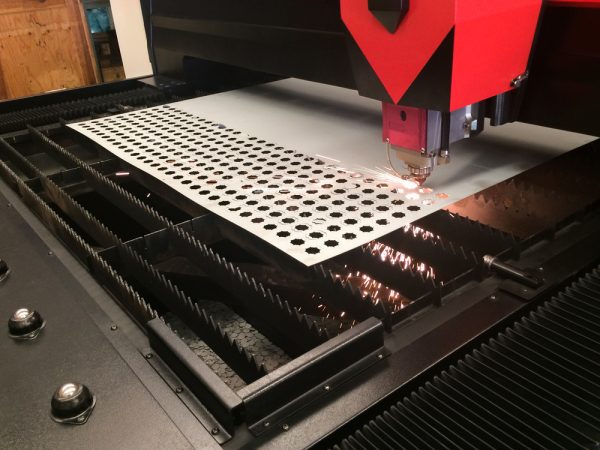 Industrial,Fiber,Laser,Cutting,Machine,With,Sparks